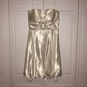 Cream strapless dress